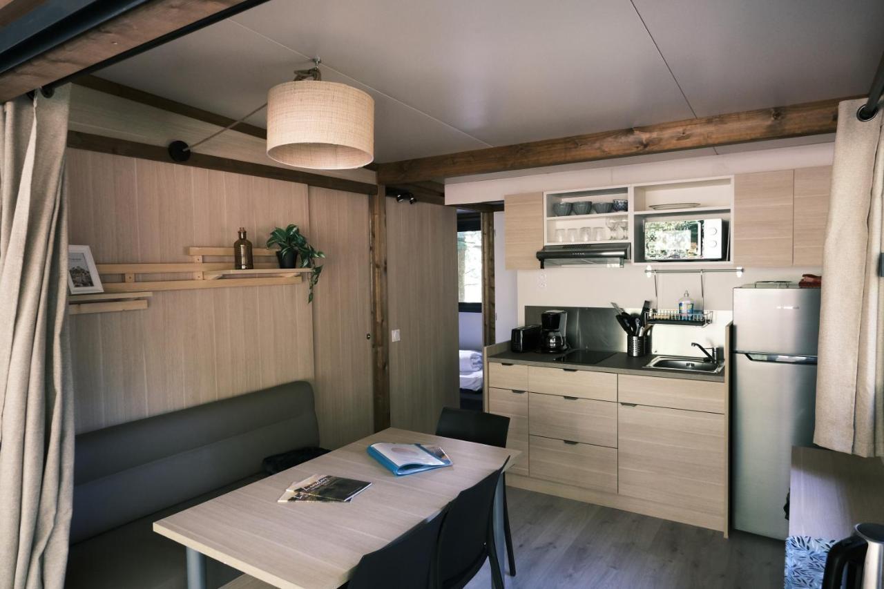 Lodge Avec Spa Privatif - Foret Et Lac Liginiac Екстериор снимка